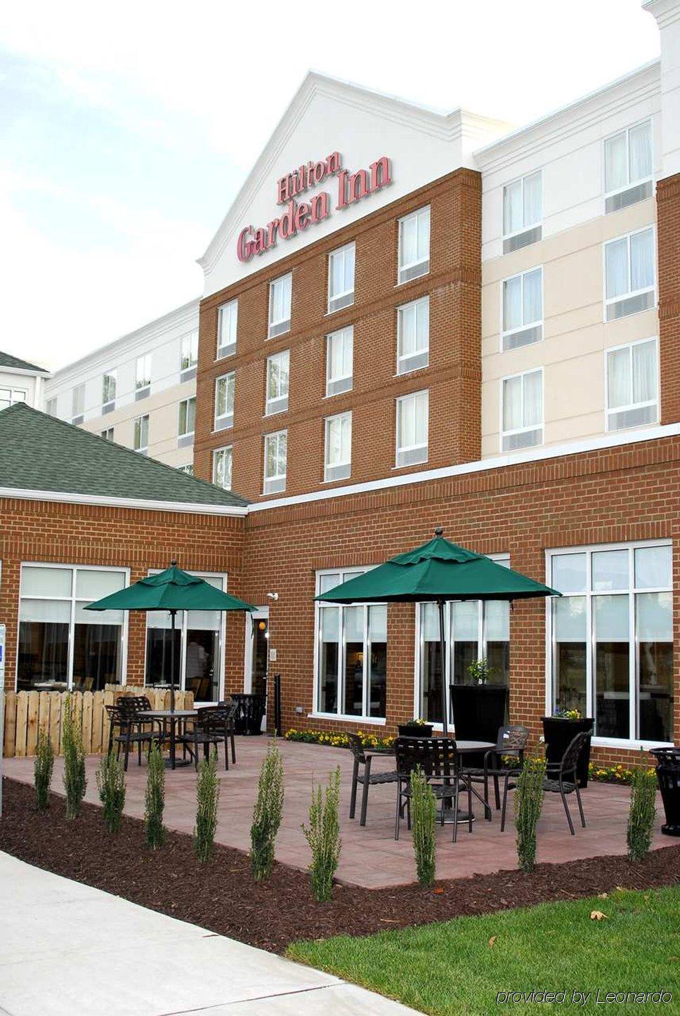 Hilton Garden Inn Hampton Coliseum Central Exterior photo